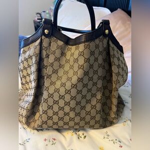 Authentic GUCCI Sukey Large Original GG Canvas Tote/Shoulder Bag